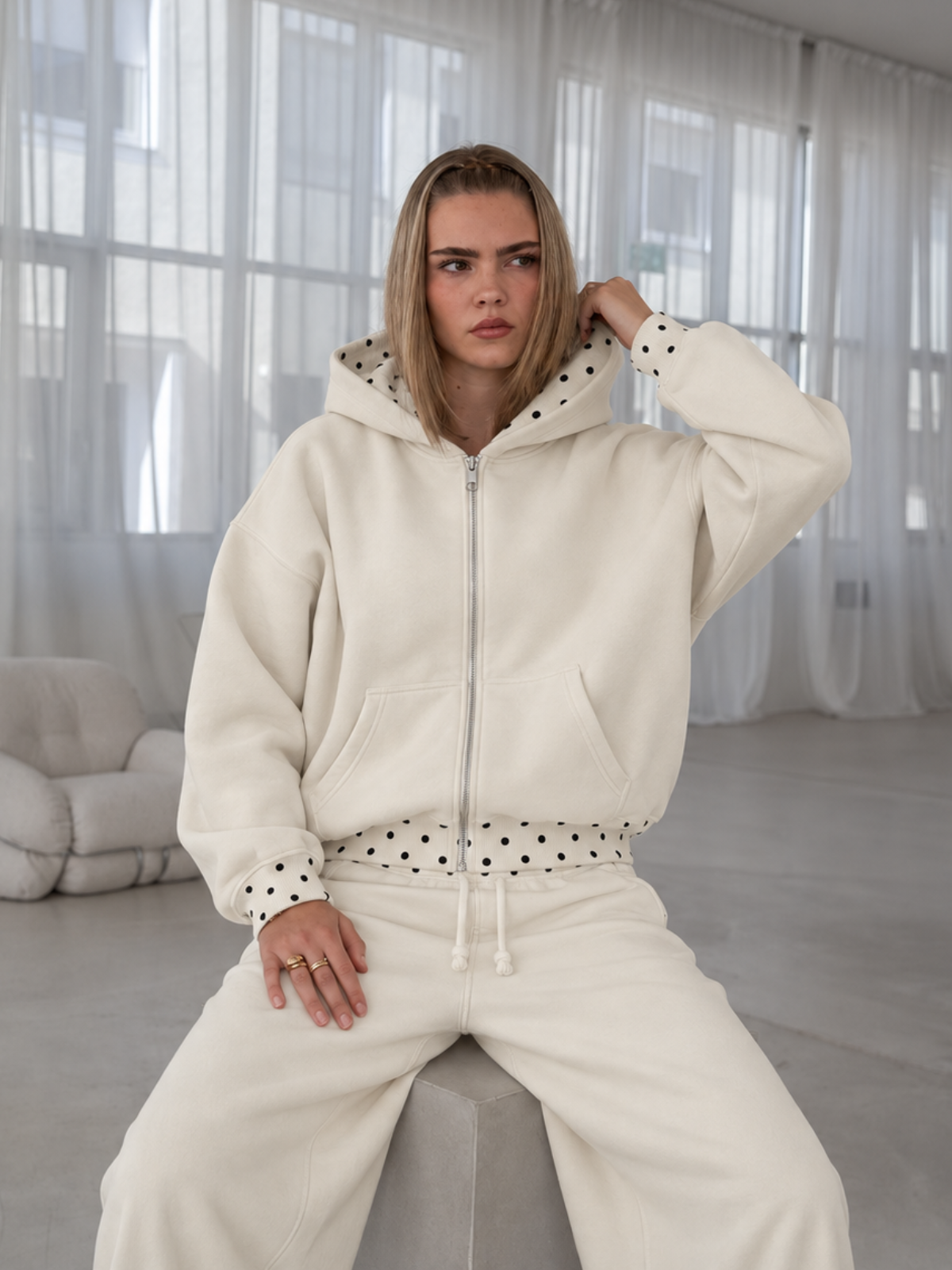 COMFY POLKA DOT DREAM ZIPUP